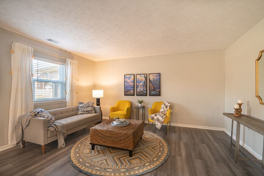 Spinnaker Court Apartments, 3685 St. Thomas Blvd, Indianapolis, IN